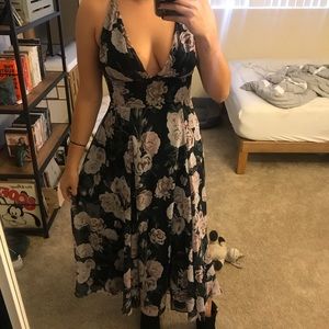 Fame and Partners Floral midi dress